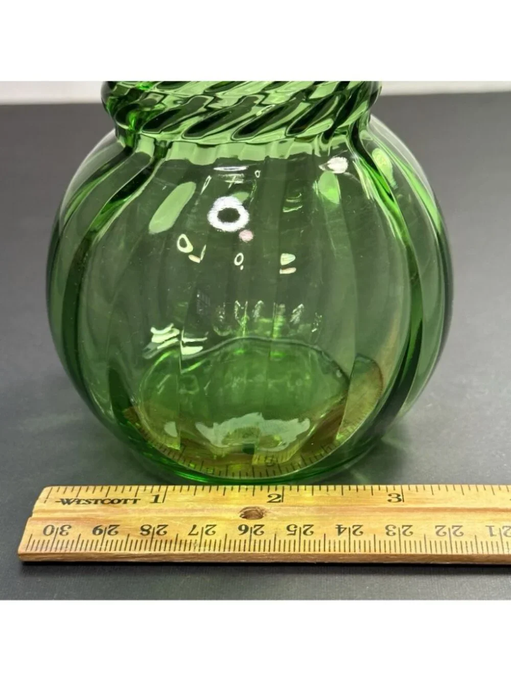Vintage Indian Glass Vase Emerald Green Optic Swirl Rope Twist 31508 MCM 6.25
